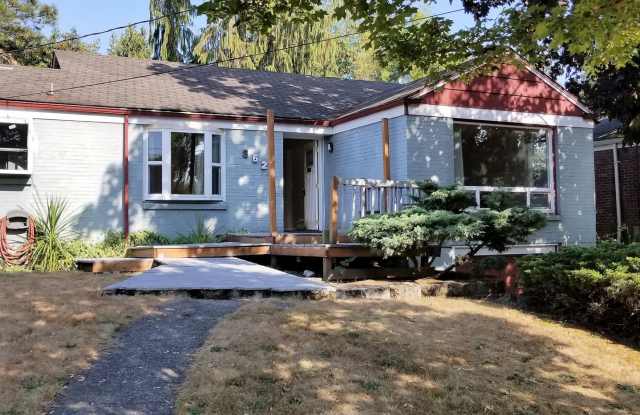 One Block to Lake Washington, Available Aug 1st photos photos