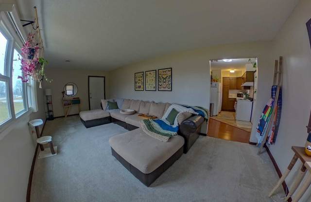 3D Tour Available - Conveniently Located + Off-Street Parking! Sorry, no laundry hookups. Available June 4th! photos photos