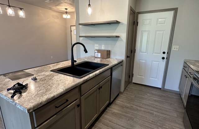 1225 N Marion Rd #4 photos photos