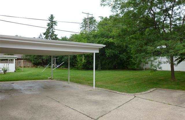 1612 Greenview Gallery 3