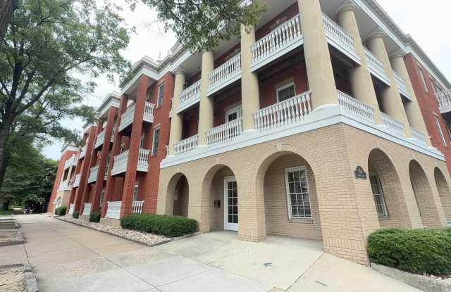 Modern 1-Bedroom Condo with Private Balcony! Gallery 1