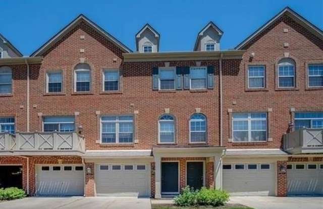 39773 ROCKCREST Circle - 39773 Rockcrest Circle, Wayne County, MI 48168
