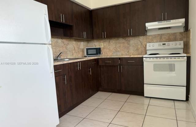 1445 W 28th St photos photos