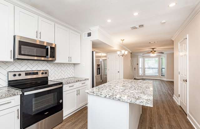 2 Bedroom Townhome off Jefferson Hwy & Bluebonnet photos photos