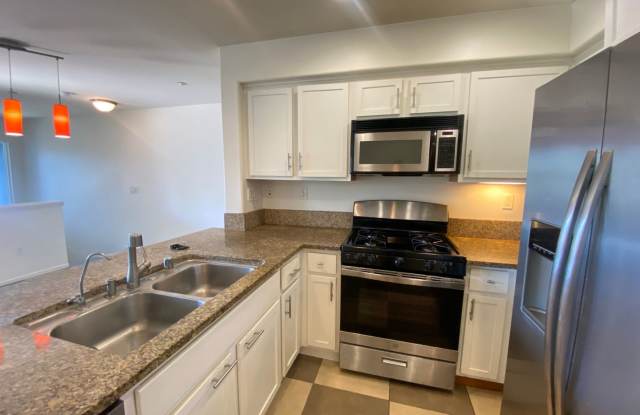 2 Bedroom Condo! Stylish Gated Community in Point Loma! Attached 2 Car Garage! Pool! Gallery 3