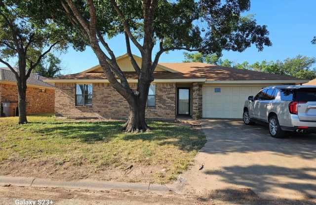 1605 Kansas Ave - 1605 Kansas Avenue, San Angelo, TX 76904