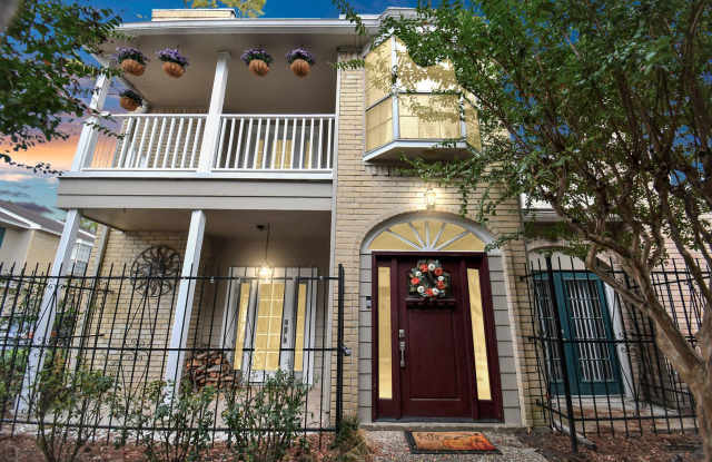 Nothing like living in the Galleria! - 2220 Bering Drive, Houston, TX 77057