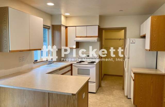 676 Northpark Lane Gallery 4