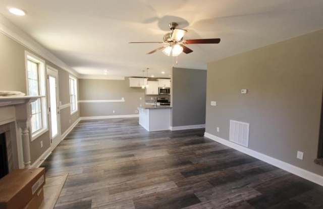Beautiful Home Built in 2019!! Open Floor Plan with 3 Bed/2.5 Bath and 2 Car garage, Fenced yard! Gallery 3