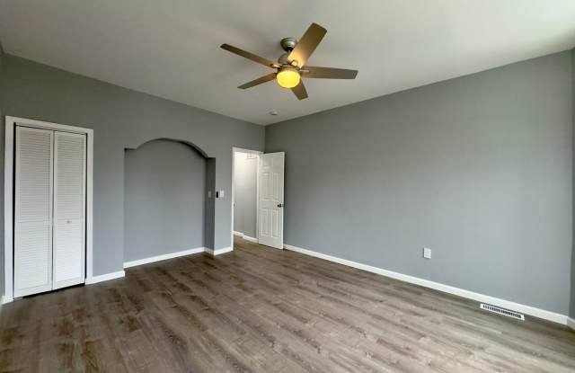 $1500 Rent Credit Promo! - 4-Bedroom Townhome W/Modern Amenities - JHU Gallery 4