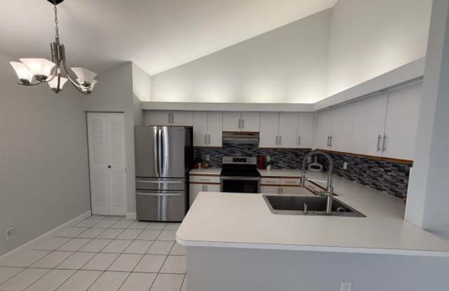 1204 Timberlane Circle 12d, Greenacres, FL 33463 photos photos