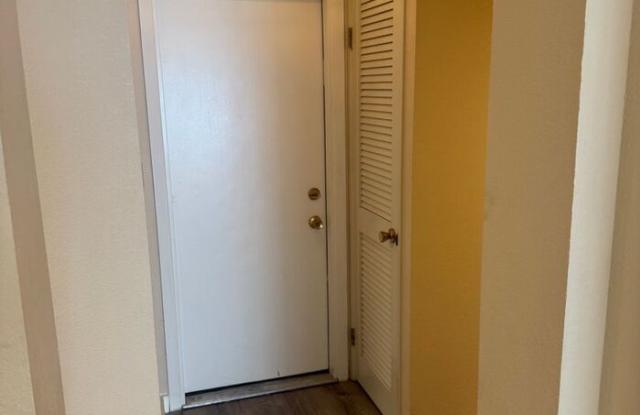 25505 Compton Court Gallery 4