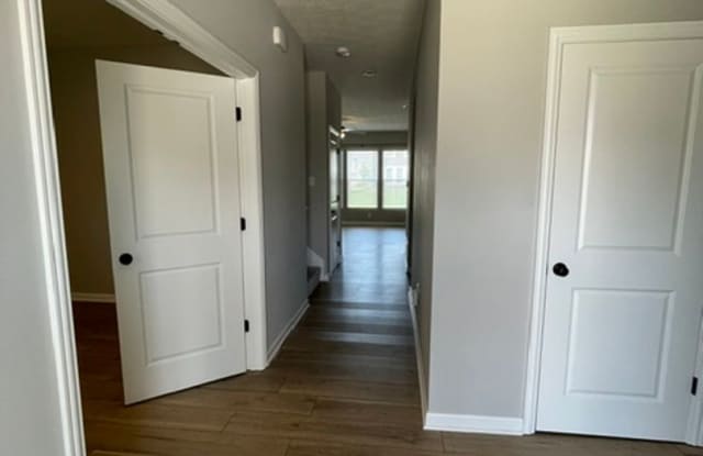 Spacious 4-Bedroom Lewis Center Home in Olentangy Schools with Full Basement Gallery 3