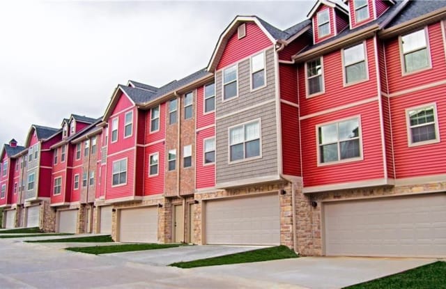 225 Rolling Woods - 225 South Rolling Woods Way, Fayetteville, AR 72704