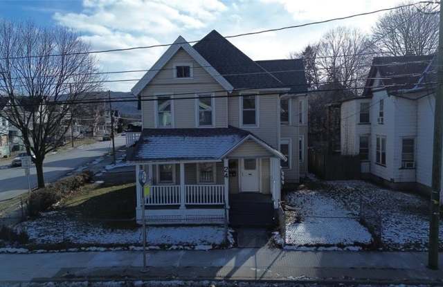 24 Robinson photos photos