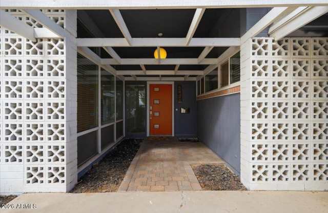 5420 N 82ND Street Gallery 4