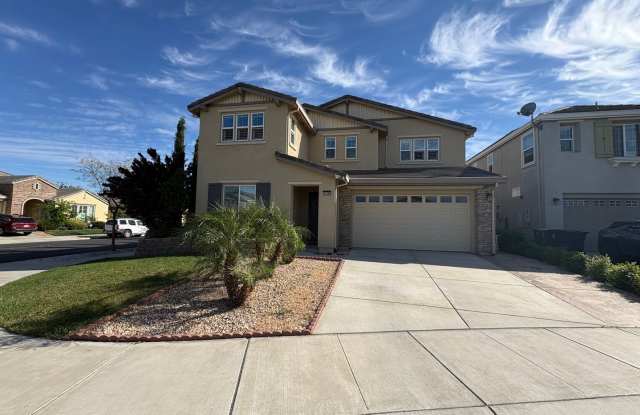 Spacious 4 Bed 3 Bath Tracy Home photos photos