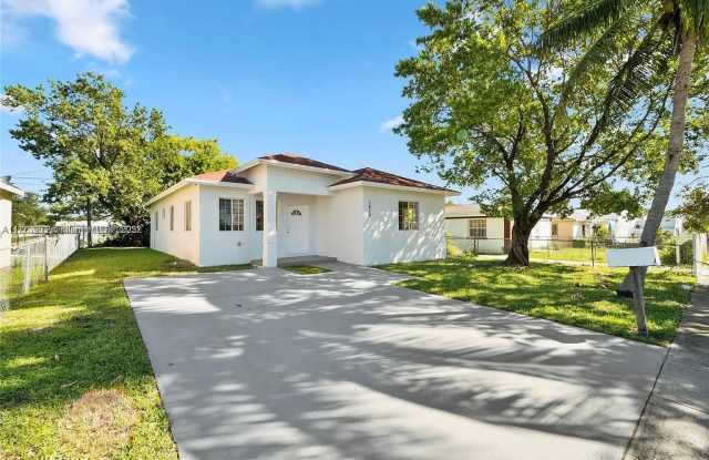 1839 NW 74th Ter photos photos
