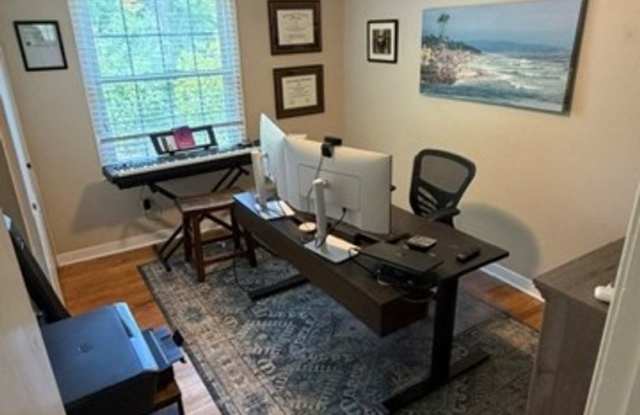 4 Bedroom | 1.5 Bath Home in Wilmington, NC Gallery 3