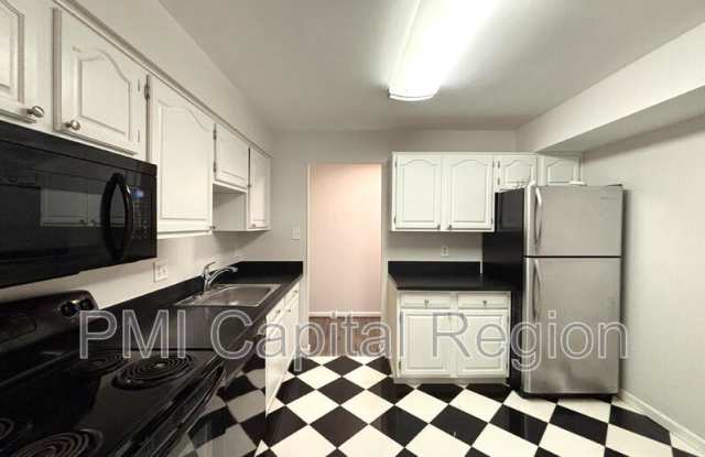 5805 Edson Ln - 5805 Edson Lane, North Bethesda, MD 20852