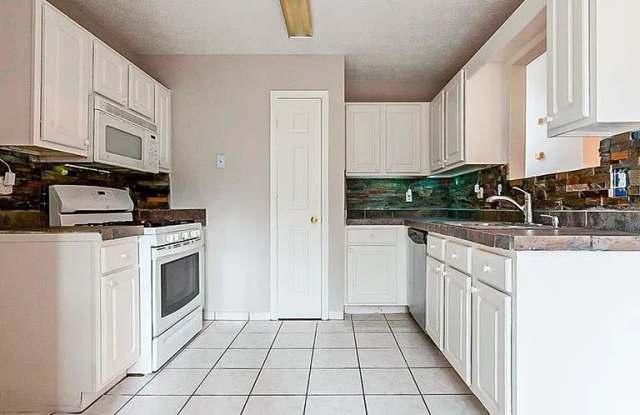 202 Coldsprings Ct, Gallery 3