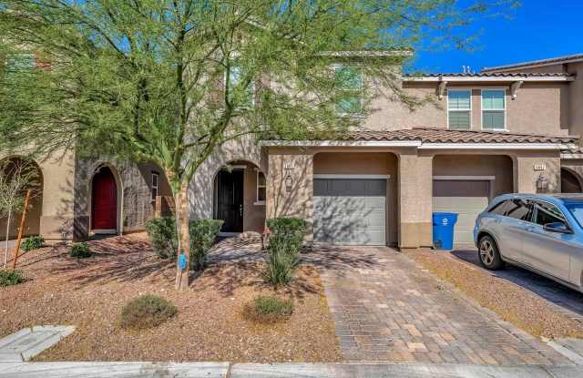 Desirable Southwest Townhome: Luxury Living! photos photos