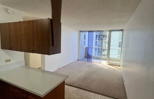 1 bedroom, 1 bath, 1 parking in Moiliili! photos photos