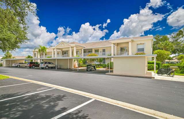** 2 Bed/2Bath + Den Condo FULLY FURNISHED in Country Creek ** photos photos