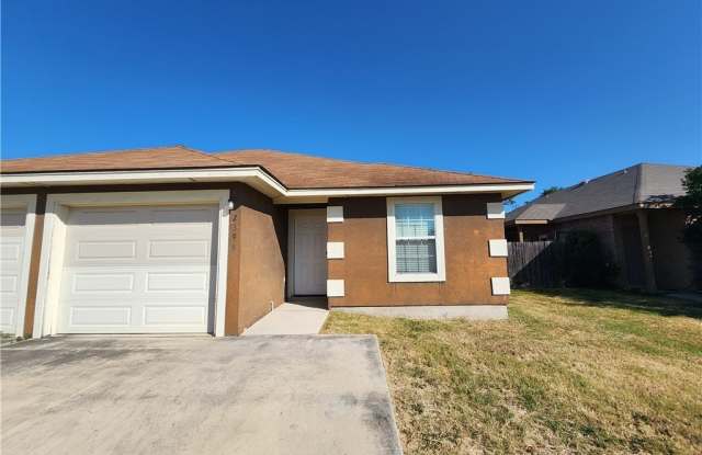 239 Rosalie Drive - 239 Rosalie Drive, New Braunfels, TX 78130