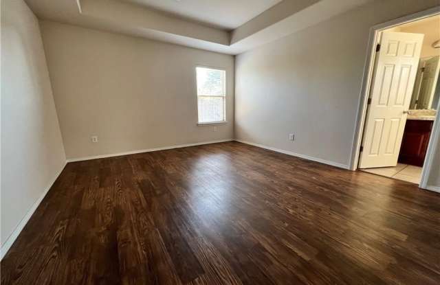 105 Southpointe Avenue Gallery 4