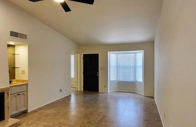 **AFFORDABLE 2 BEDROOM CONDO IN WEST PHOENIX – READY TO RENT!** Gallery 4