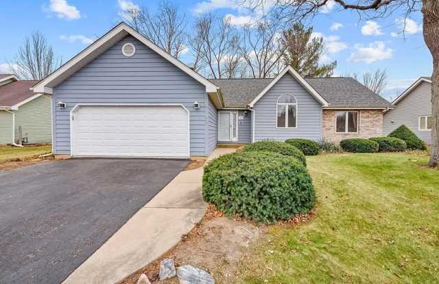 410 E Somonauk St photos photos