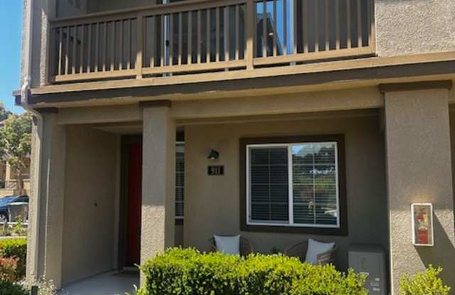 3 Bedroom, 3.5 Bath Townhouse Style Condo Near Sinsheimer Park photos photos