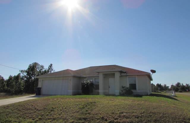 Beautiful Home Near SR82 photos photos