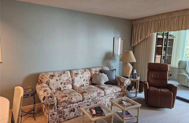 586 LAKESIDE Drive Gallery 3