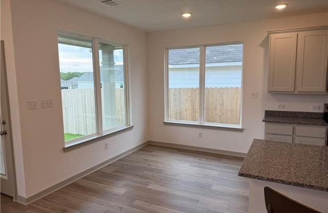 2211 Amber Court Gallery 4