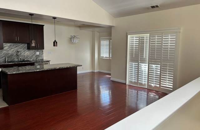 2b2b- Private freshly painted Torrance condominium ready for immediate occupancy. - 2003 Artesia Boulevard, Torrance, CA 90504