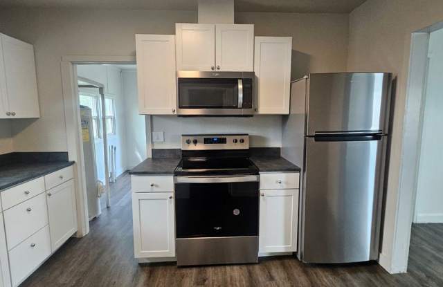 Cute Middleton Duplex - 214 East 2nd Street, Middleton, ID 83644 Cute Middleton Duplex - 214 East 2nd Street, Middleton, ID 83644