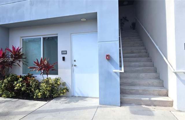 2535 NE 193rd St photos photos