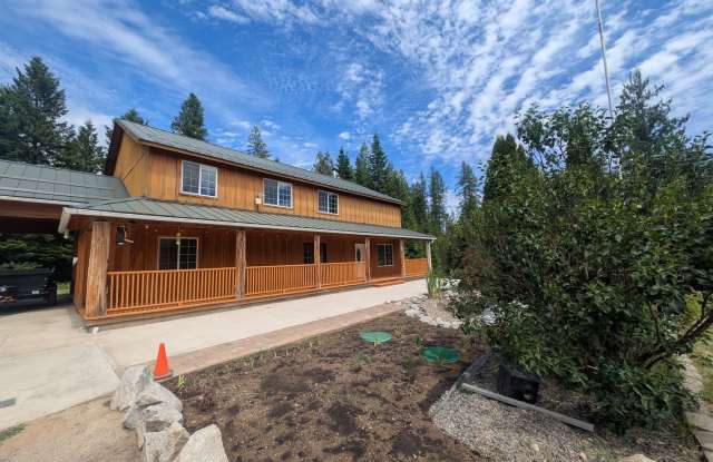 Spacious 4BR Home Near Sacheen & Davis Lake photos photos
