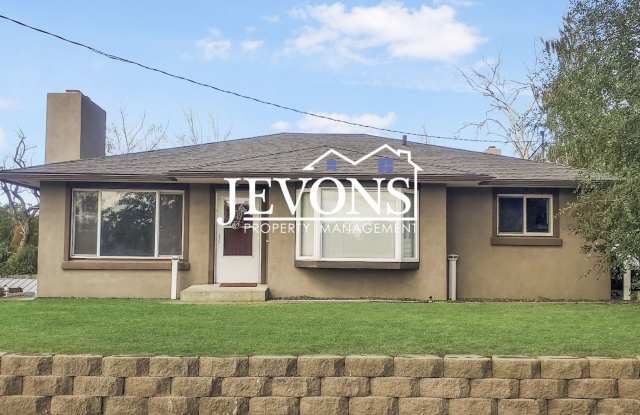 Near Randall Park - Charming home with two kitchens and washer/dryer included! photos photos