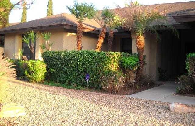 1905 E MYRNA Lane Gallery 2