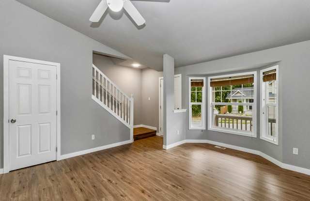 Beautifully Updated 3-Bedroom Home in Silver Lake! Gallery 3
