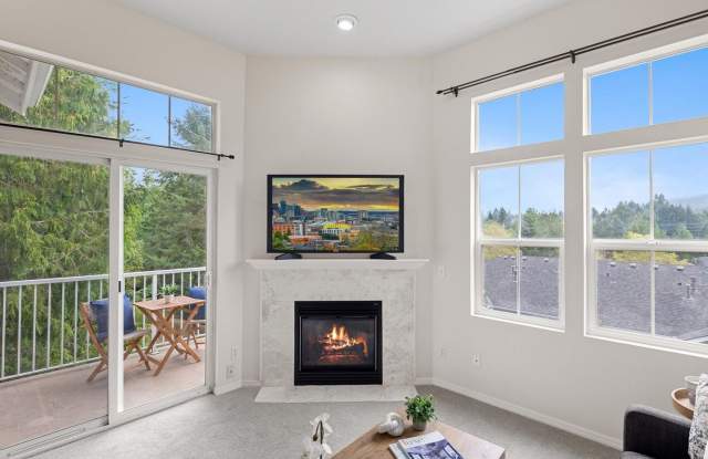 LEASED - 2 Bed/2 Bath End Unit Townhouse with Garage - Issaquah photos photos