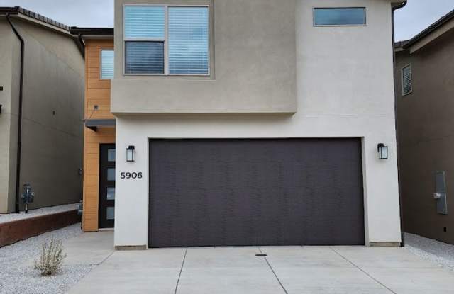 4 Bedroom town home for rent! photos photos