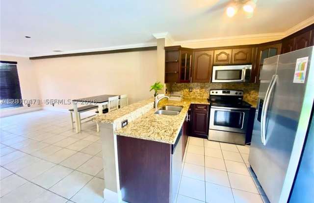 2864 Cambridge Ln Gallery 2