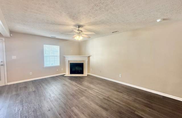 Spacious 3BR, 2.5BA Raleigh Townhome with a Fenced Backyard Gallery 4