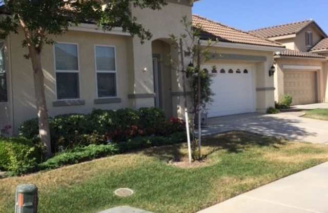 55+ GATED SINGLE STORY 3 BEDROOM HOME AVAILABLE!!! LAKE VIEW! - 28391 Long Meadow Drive, Menifee, CA 92584