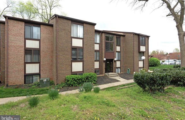 9810 KINGSBRIDGE DRIVE - 9810 Kingsbridge Drive, Oakton, VA 22031