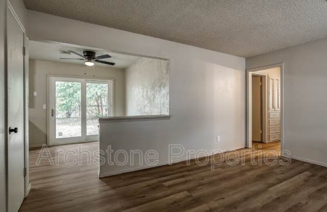 1309 Hickory Lane Gallery 2